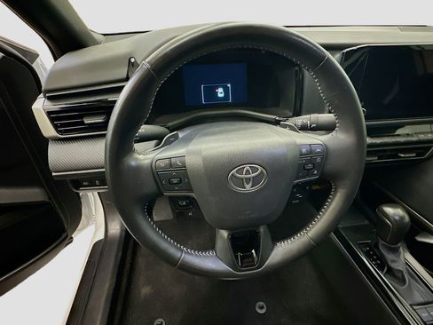 Used 2025 Toyota Camry SE FWD image 18