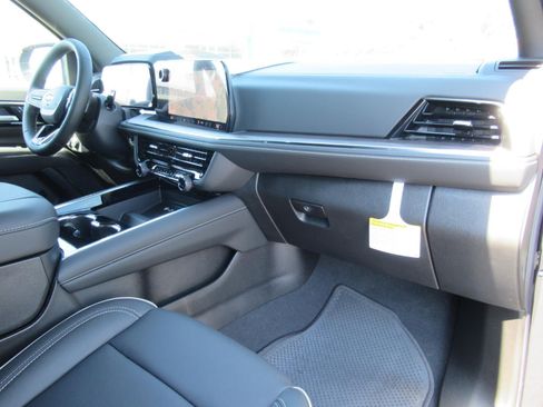 New 2026 Chevrolet Tahoe Premier AWD/4WD image 11