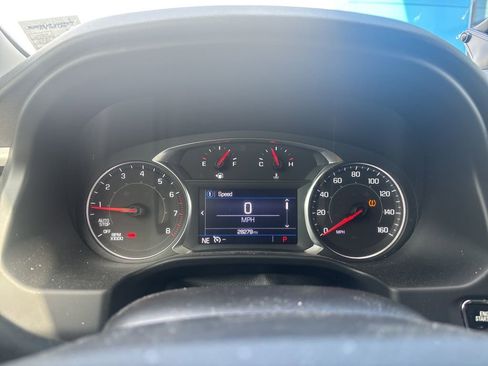 Used 2023 GMC Acadia SLE FWD image 9
