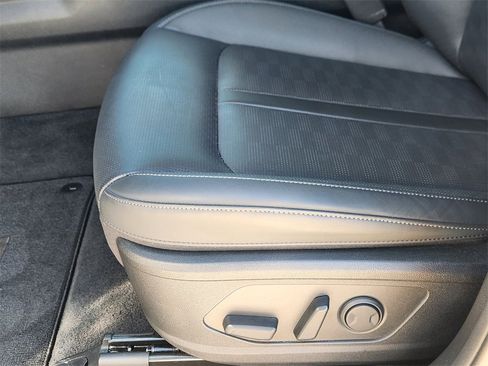 New 2025 Kia Sorento S image 17