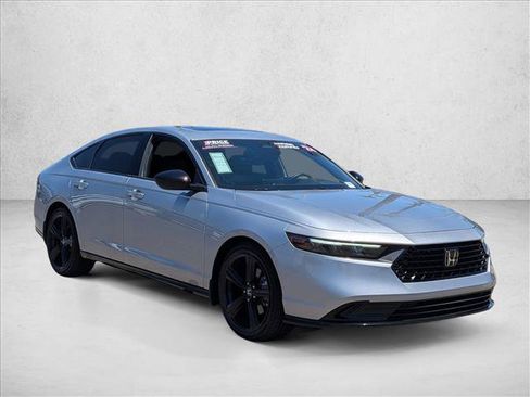 Used 2024 Honda Accord Sport image 4