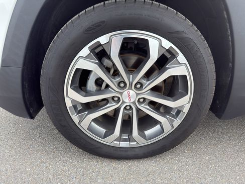 Used 2019 GMC Terrain SLT w/ Preferred Package FWD image 14