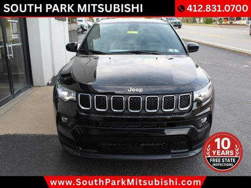 Used 2024 Jeep Compass Latitude w/ Convenience Group AWD/4WD image 4