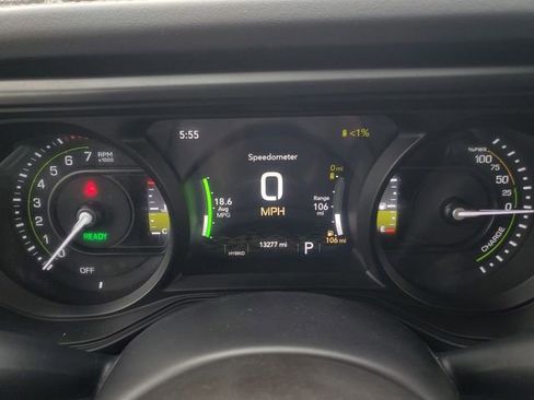 Used 2025 Jeep Wrangler Unlimited Sahara AWD/4WD image 16