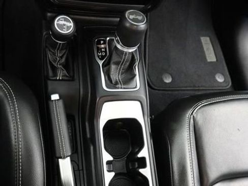 Used 2022 Jeep Wrangler Sahara image 25