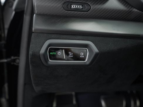 Used 2023 Lamborghini Urus Performante AWD/4WD image 25