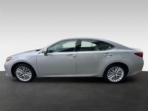 Used 2014 Lexus ES 350 w/ Luxury Package image 3