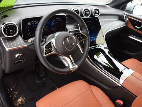 Certified 2025 Mercedes-Benz GLC 300 image 19