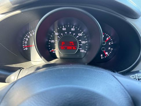 Used 2016 Kia Soul + w/ Primo Package FWD image 24