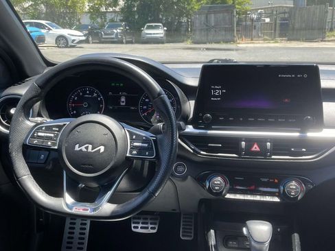 Used 2023 Kia Forte GT-Line w/ GT-Line Premium Package FWD image 19