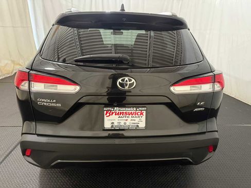 Certified 2022 Toyota Corolla Cross LE image 16
