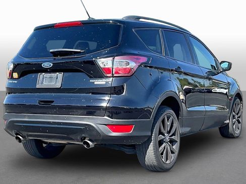 Used 2017 Ford Escape Titanium image 2