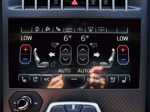Used 2022 Lamborghini Urus AWD/4WD image 73