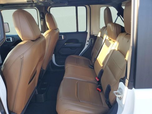 Used 2023 Jeep Wrangler Sahara image 13