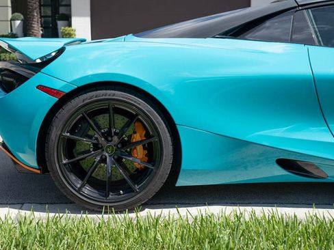 Used 2022 McLaren 720S Spider image 10