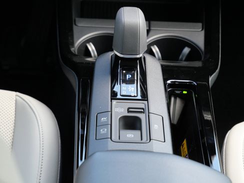 New 2026 Toyota Prius XLE FWD image 9