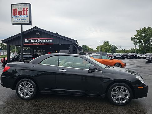 Used 2008 Chrysler Sebring Limited w/ Luxury Group FWD image 2