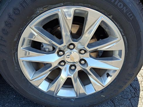 Certified 2024 Chevrolet Suburban Premier AWD/4WD image 8