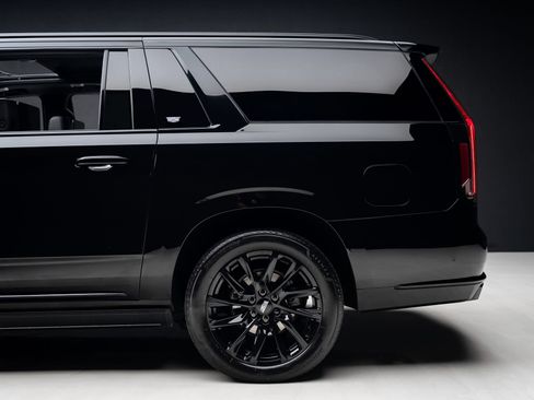 Used 2024 Cadillac Escalade ESV Sport Platinum w/ LPO, ONYX Package AWD/4WD image 20