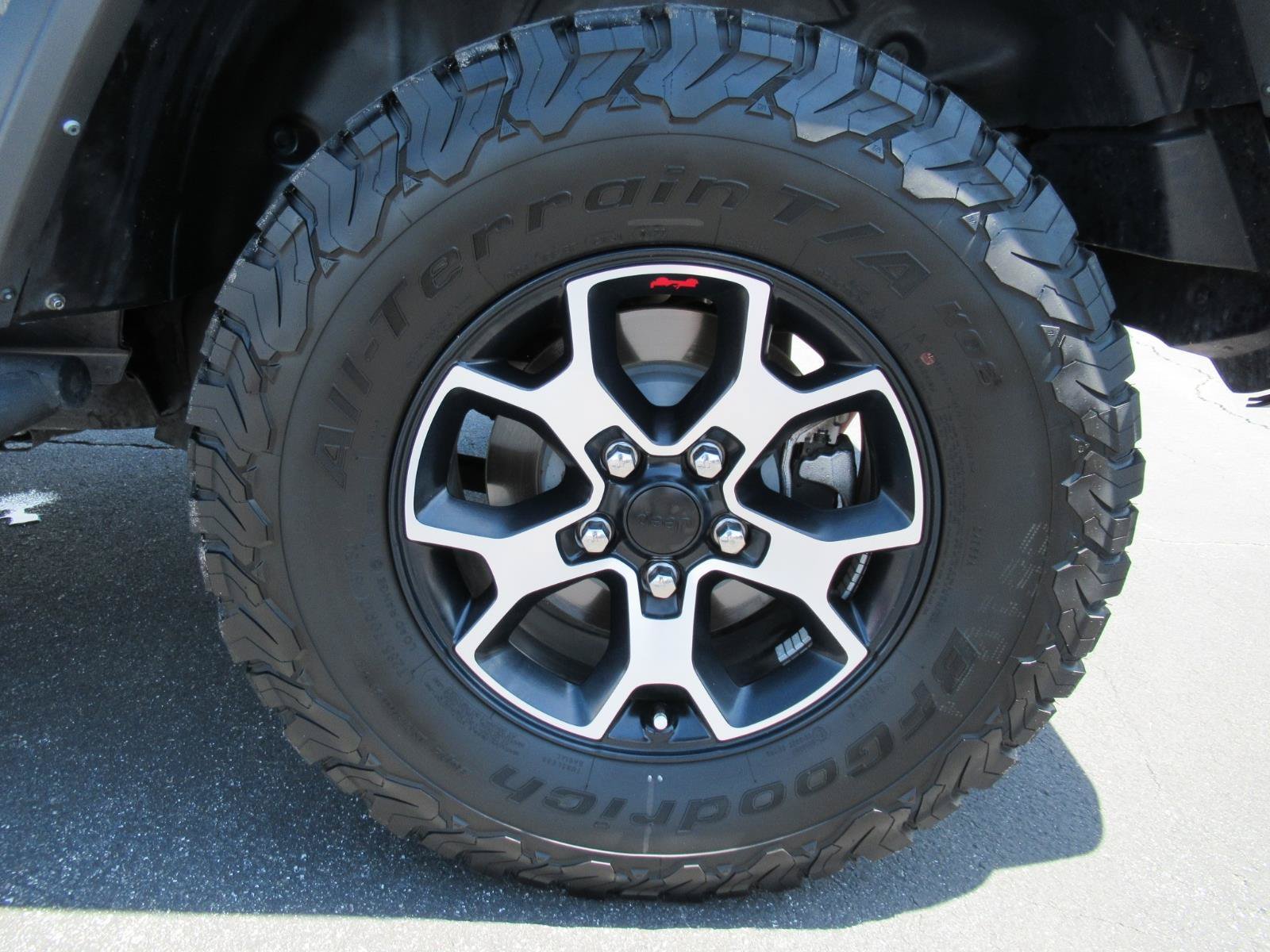 Used 2022 Jeep Wrangler Rubicon AWD/4WD image 8