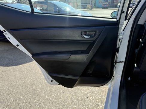 Used 2017 Toyota Corolla SE image 16
