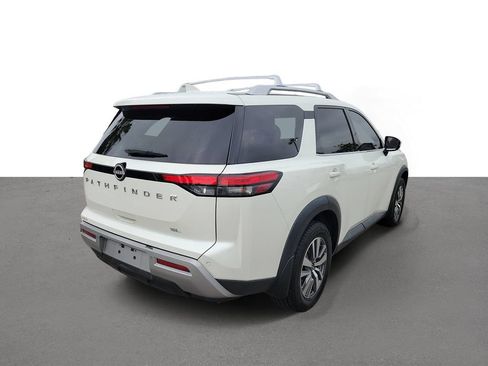 Used 2022 Nissan Pathfinder SL FWD image 3