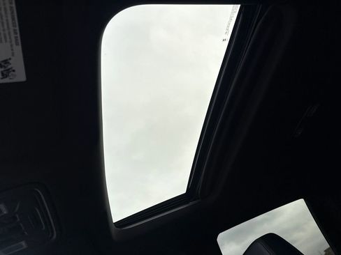 Used 2024 Chevrolet Silverado 2500 High Country w/ Technology Package image 21