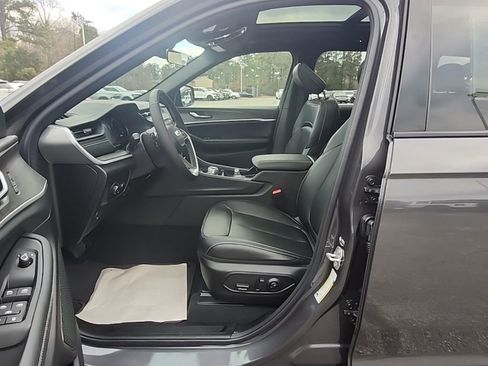 New 2026 Jeep Grand Cherokee Limited w/ Limited Altitude Package AWD/4WD image 20