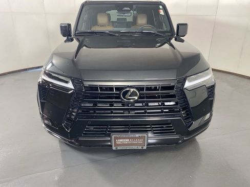 Used 2024 Lexus GX 550 image 6