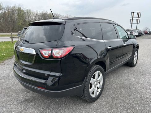 Used 2017 Chevrolet Traverse LT w/ Style and Technology Package FWD image 5