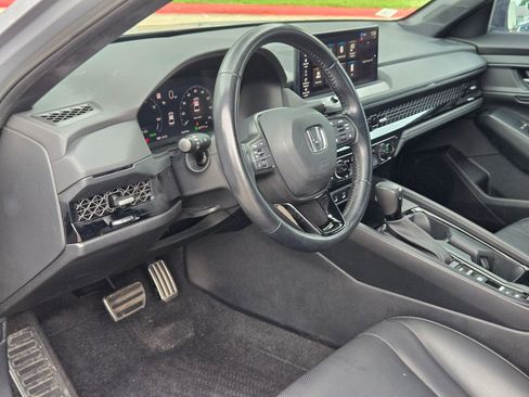 Used 2023 Honda Accord Sport image 12