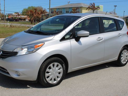 Used 2016 Nissan Versa Note SV image 1
