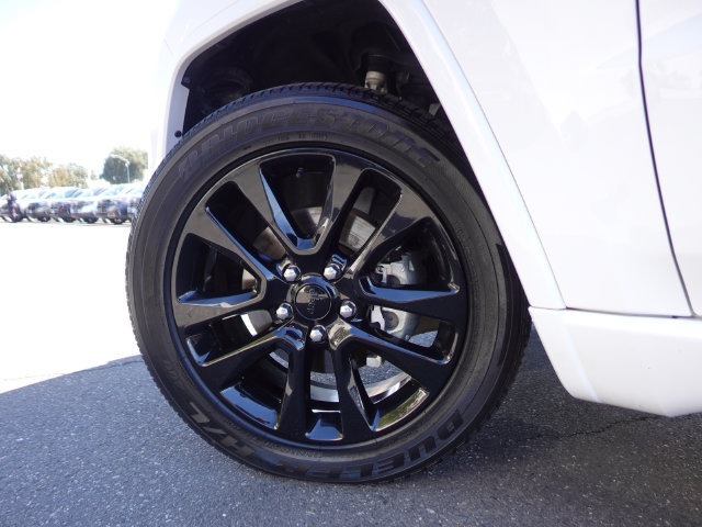 Used 2019 Jeep Grand Cherokee Altitude AWD/4WD image 10