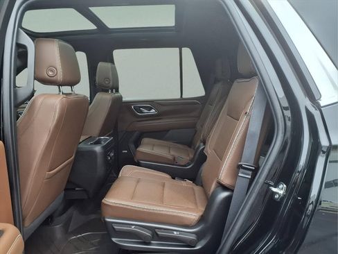 Used 2023 Chevrolet Tahoe High Country w/ Premium Package 2 AWD/4WD image 17
