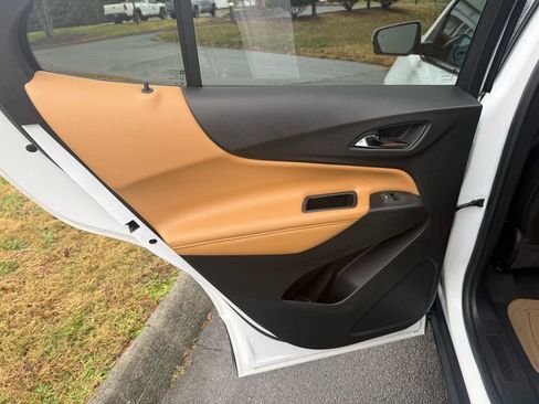 Used 2018 Chevrolet Equinox Premier image 31