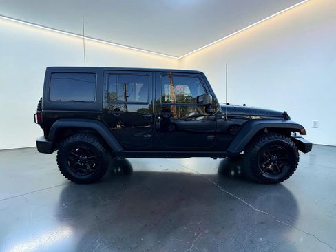 Used 2017 Jeep Wrangler Unlimited Sport AWD/4WD image 2
