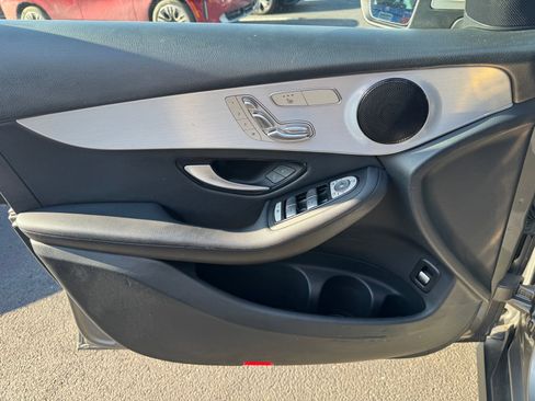 Certified 2019 Mercedes-Benz GLC 300 4MATIC image 4