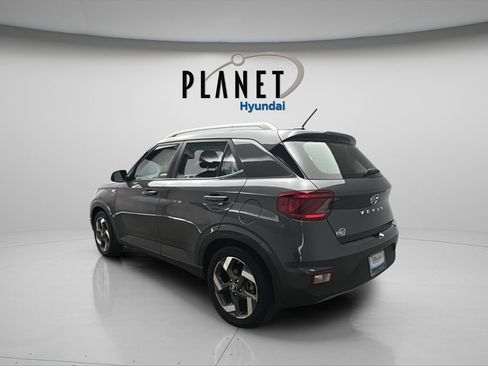 Certified 2023 Hyundai Venue SEL FWD image 4
