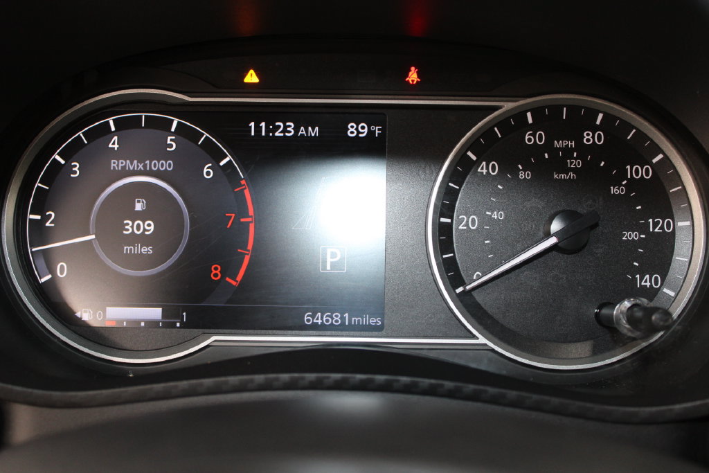 Used 2024 Nissan Versa SR FWD image 31