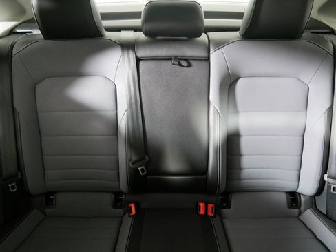 Used 2025 Volkswagen Jetta SE FWD image 13