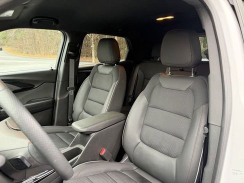 Used 2023 Chevrolet TrailBlazer RS w/ Convenience Package image 11