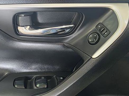 Used 2017 Nissan Altima 2.5 SV image 12