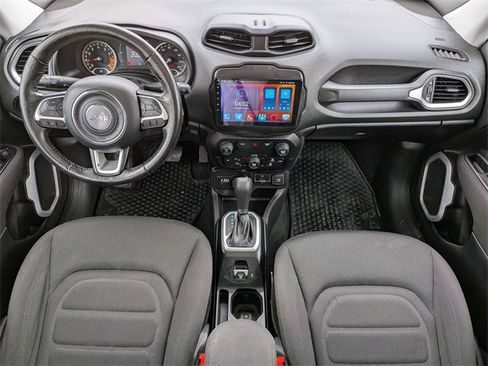 Used 2018 Jeep Renegade Latitude w/ Cold Weather Group image 25