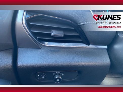 Used 2023 Chevrolet Traverse LT w/ LPO, Floor Liner Package image 32