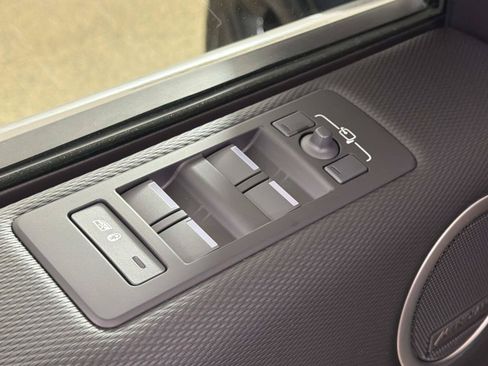 New 2026 Land Rover Discovery Dynamic SE AWD/4WD image 16