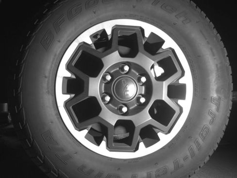 Used 2025 Toyota Tacoma TRD Off-Road AWD/4WD image 11