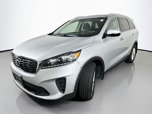 Used 2019 Kia Sorento FWD w/ LX Convenience Package image 3