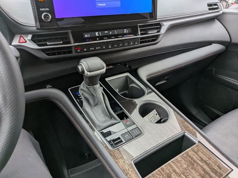 Certified 2025 Toyota Sienna Platinum image 20