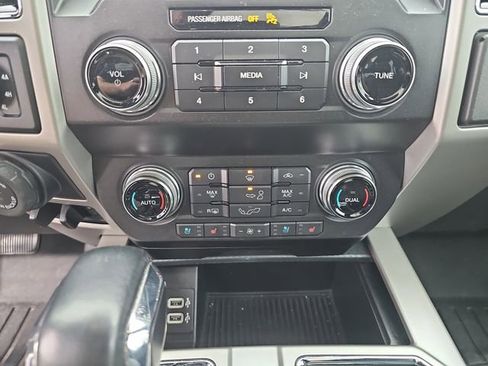 Used 2020 Ford F150 Lariat w/ Equipment Group 502A Luxury image 19