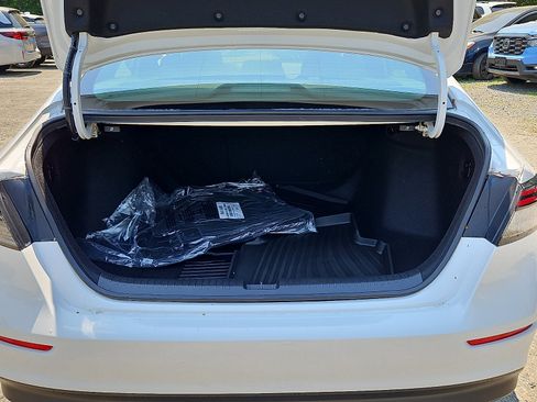 Used 2025 Honda Accord Sport image 31